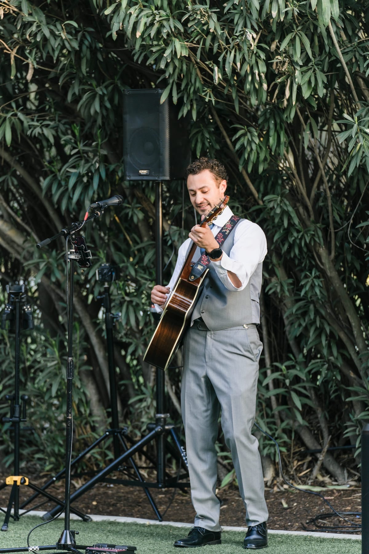Wedding Vocalist & Guitarist